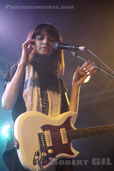 SCHOOL OF SEVEN BELLS - 2010-11-03 - PARIS - La Boule Noire - 